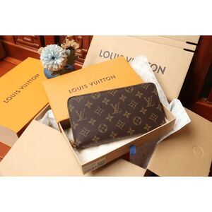 💋💋💋Brown Purse Zippy Monogram Wallet New